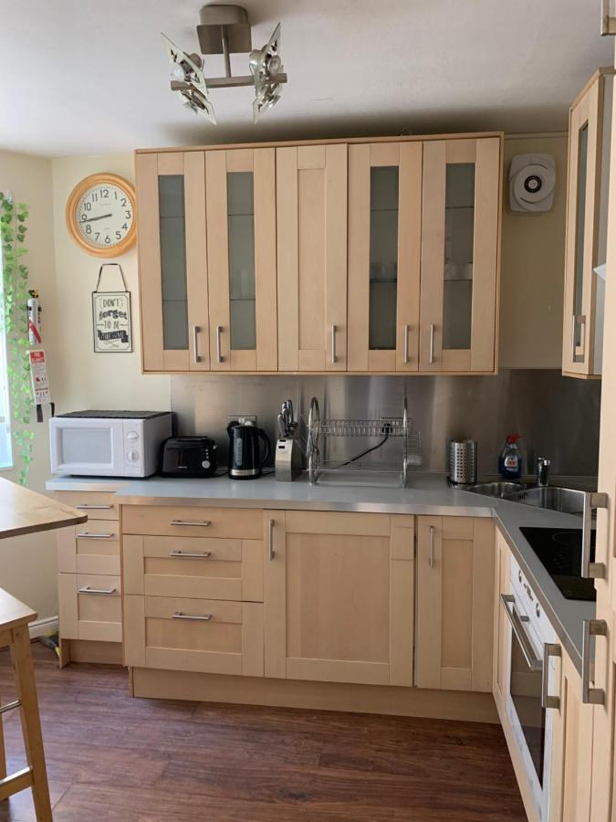 1 Bedroom Central Flat With Parking Space Единбург Екстериор снимка